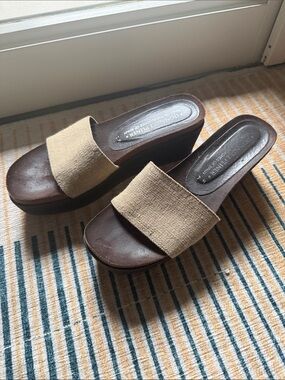 Donald J Pliner platform sandal